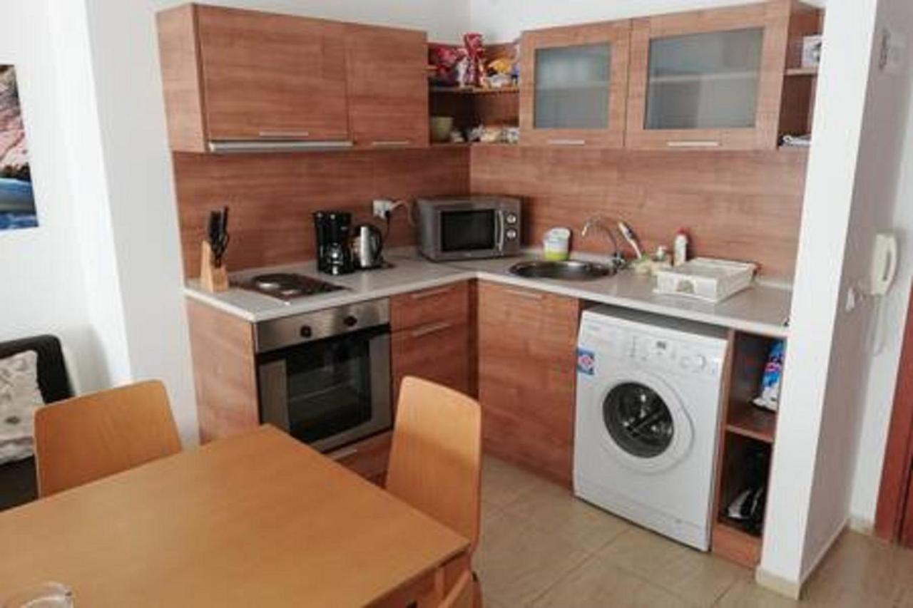 Yves 2 Bed Apart At Sun Village Sunny Beach Not Far Away From The Sea מראה חיצוני תמונה