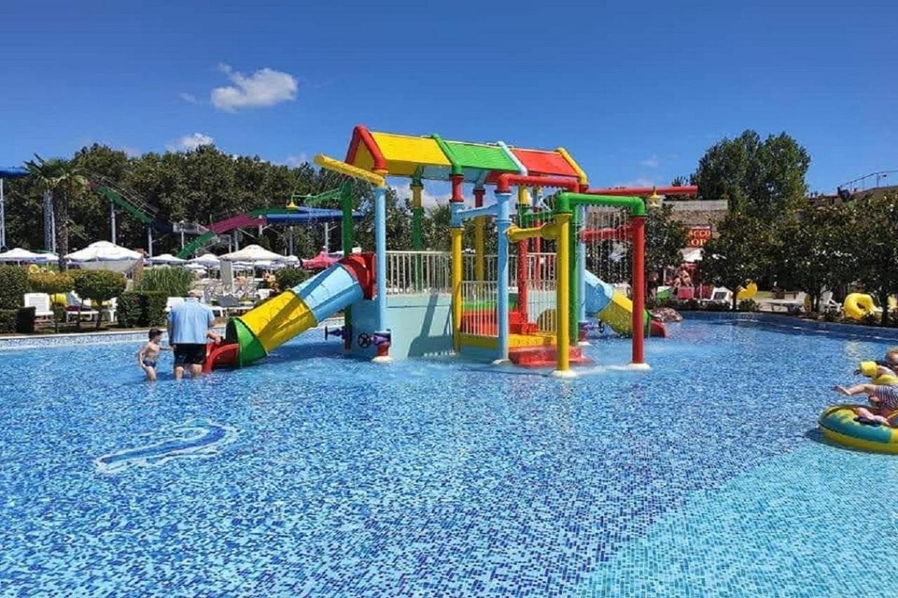 Yves 2 Bed Apart At Sun Village Sunny Beach Not Far Away From The Sea מראה חיצוני תמונה