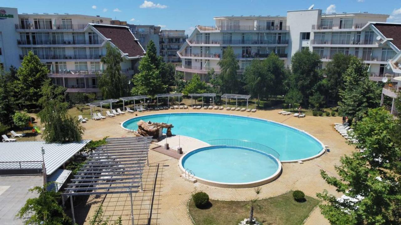 Yves 2 Bed Apart At Sun Village Sunny Beach Not Far Away From The Sea מראה חיצוני תמונה